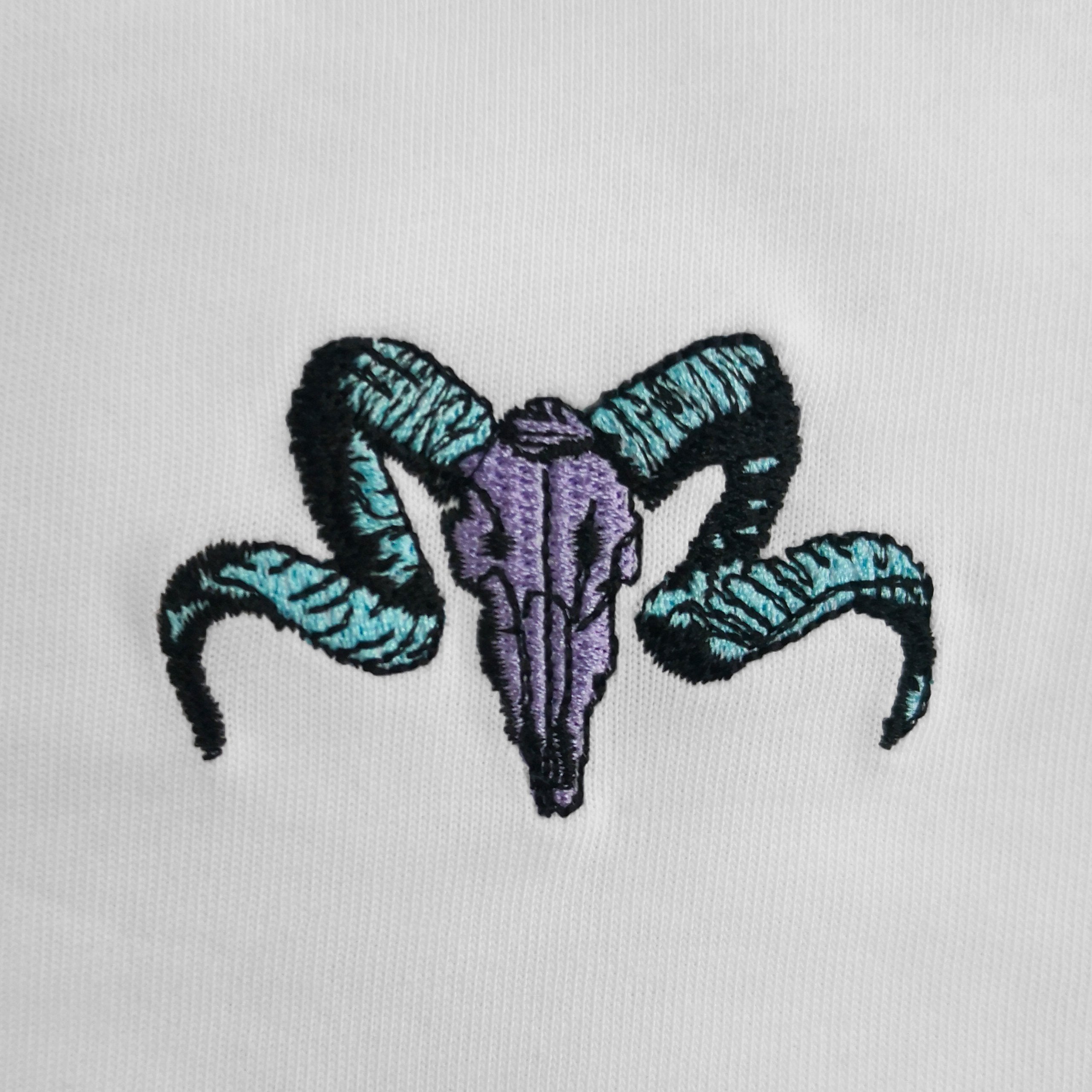 Pollogie™ Animal Skull Embroidered T-Shirt